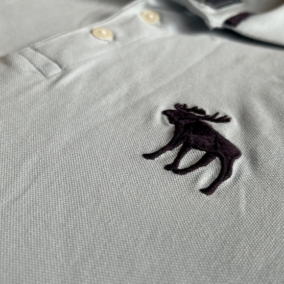 Baby blue abercrombie shirt,good quality and very nice - Picture 3 of 4